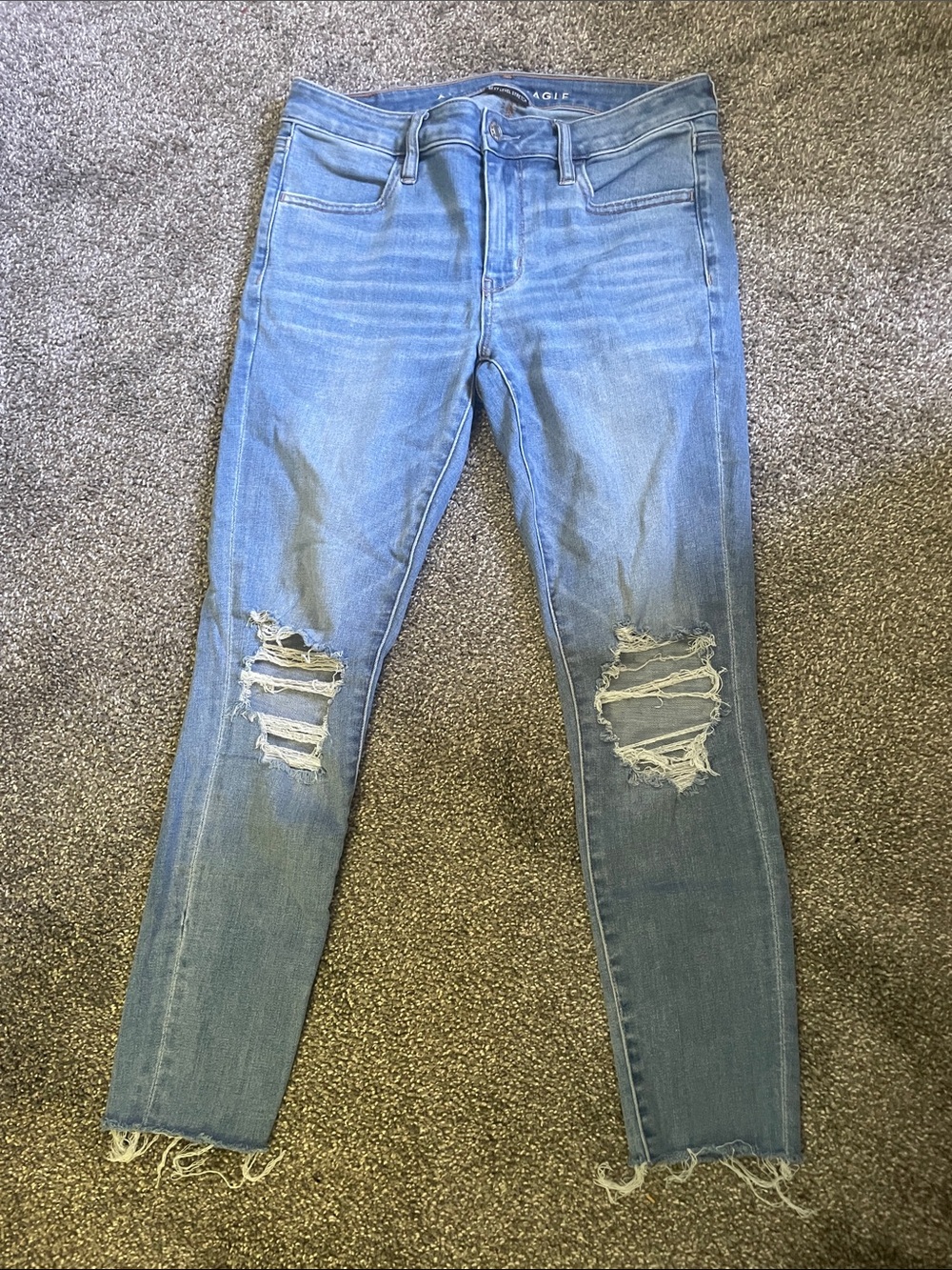 American Eagle Outfitters Light Blue Distressed Jegging